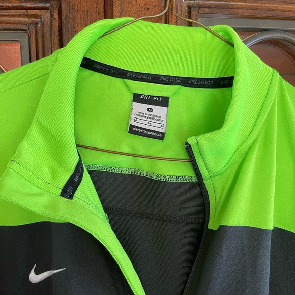 Nike Zip - Picture 2 of 3